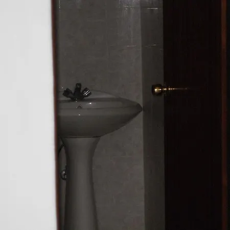Pyrgos Hotel 2*