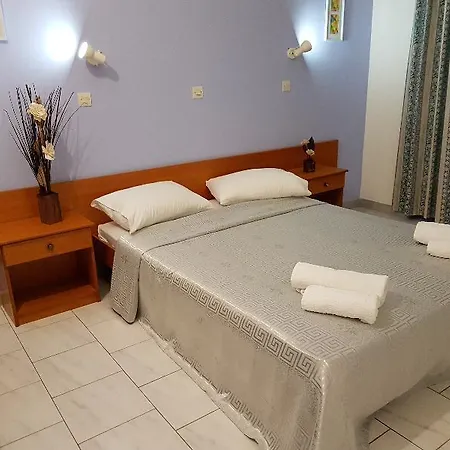 Pyrgos Hotel 2*